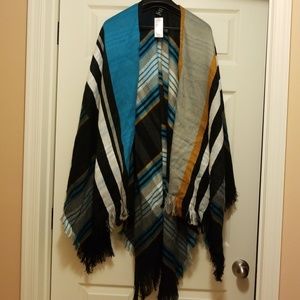 Black and turquoise wrap